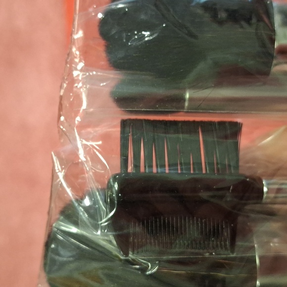 Mary Kay Essential Brush Collection set of 5 brushes. NWOT - Picture 4 of 8